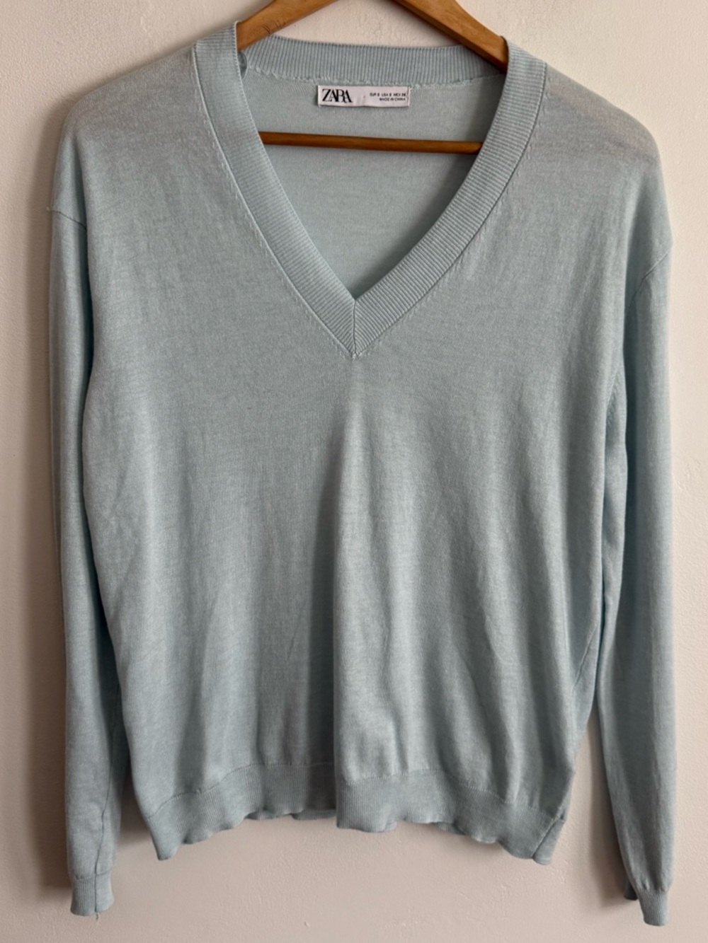 ZARA Light Blue V-Neck Sweater – Soft Minimalist Knit (S)